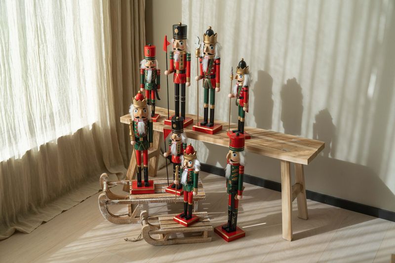 Nøtteknekker Rød/Grønn/Svart 50cm - Versjon 1