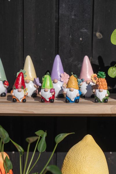 Hovedbilde Nisse med frukthatt – liten – jordbær