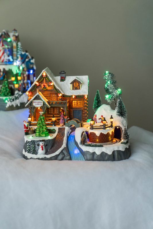 Juleby – Reindeer Lodge med tog