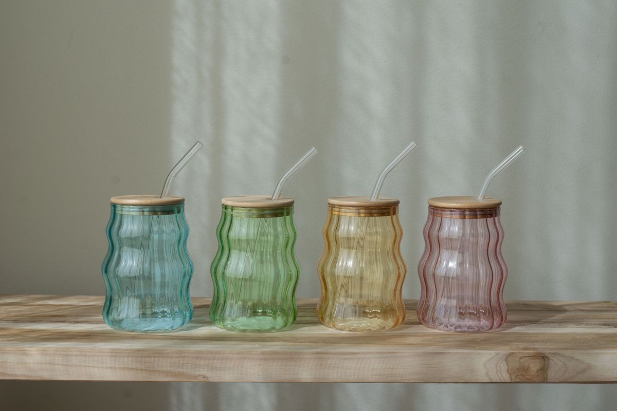Glass med sugerør – 400 ml – Oker