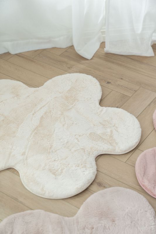 Barneteppe blomst – ivory