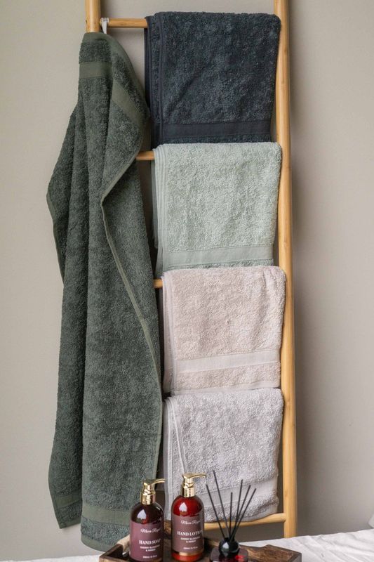 Essentials Håndkle 50x100cm - Grå