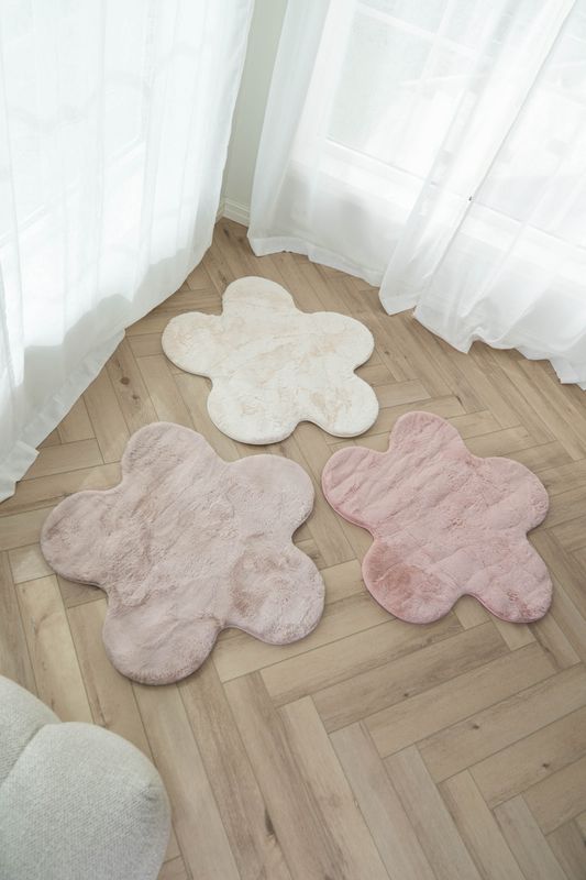 Barneteppe blomst – ivory