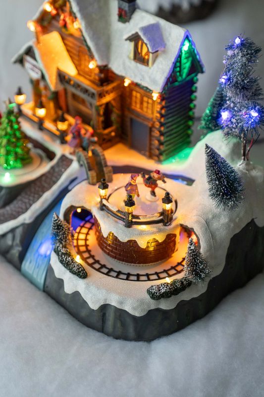Juleby – Reindeer Lodge med tog