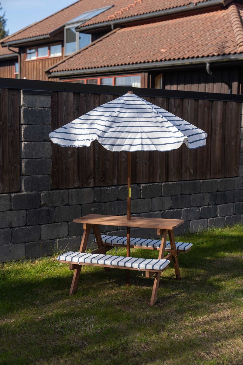 Pikniksett barn – bord og benk