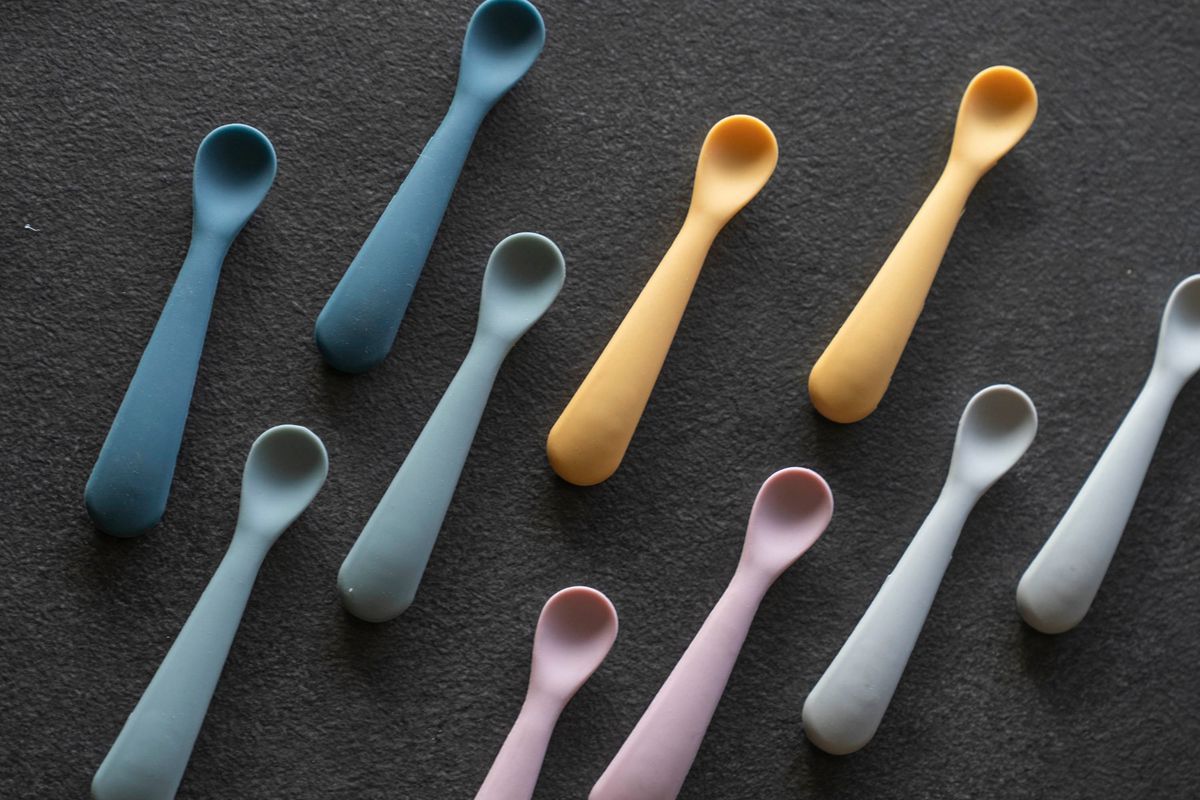 Babyskje i silikon – grå