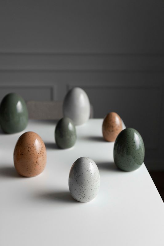 Egg 17cm Prikker - Grå
