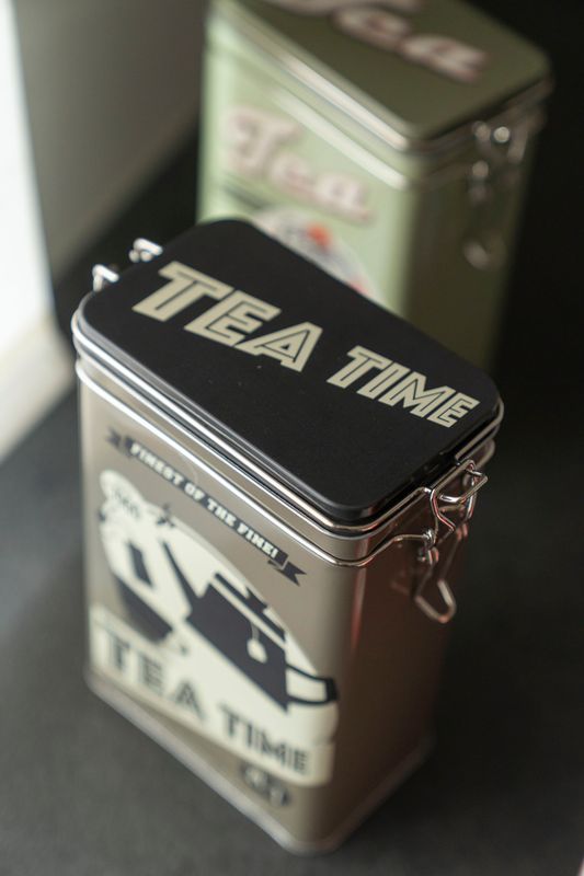 Retro Oppbevaringsboks i metall – H18 cm – Tea Time Mørk