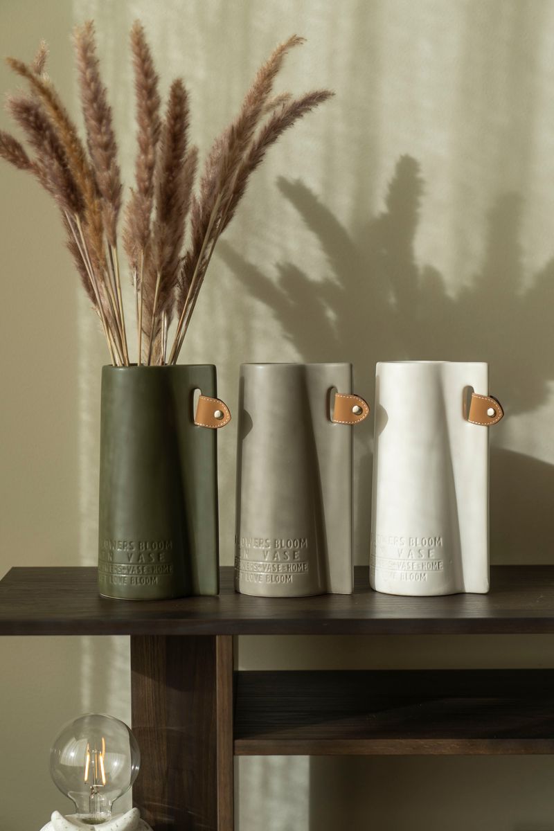 Vase - Relieff - 13x10,5x24cm - Brun
