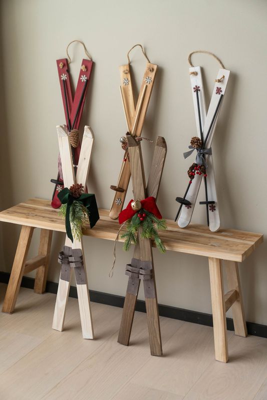 Veggdekor Ski 80cm - Hvit