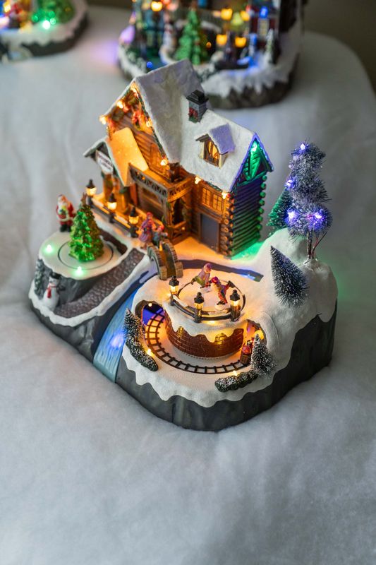 Juleby – Reindeer Lodge med tog