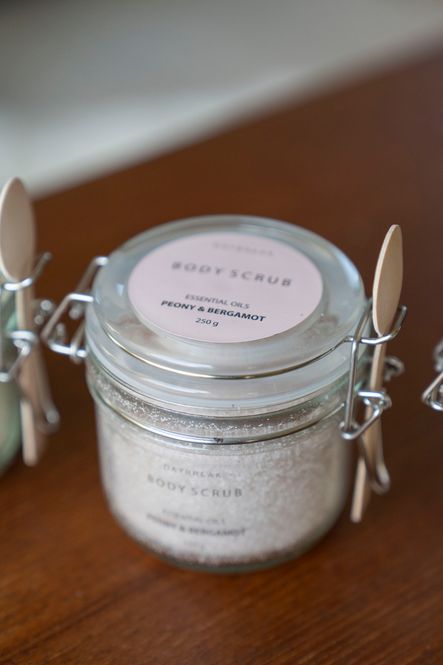 Hovedbilde Daybreak Skrubb - Peoni Bergamot
