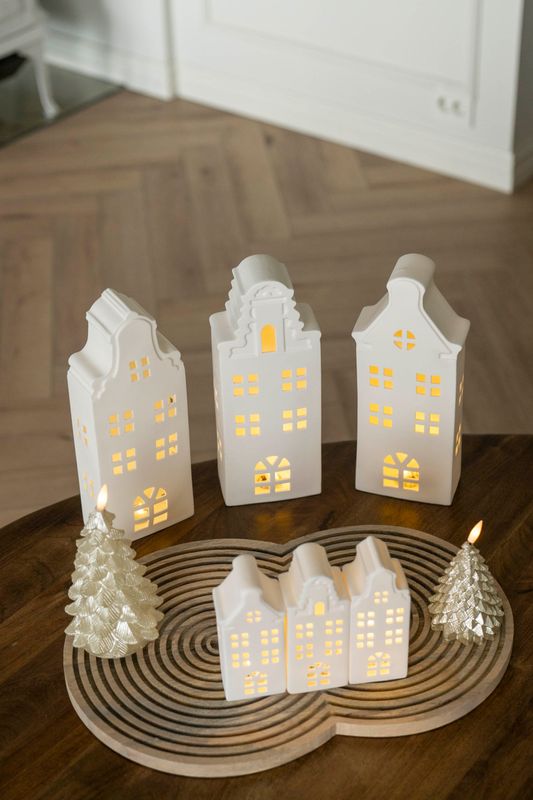 LED Hus Porselen 31cm - Versjon 2