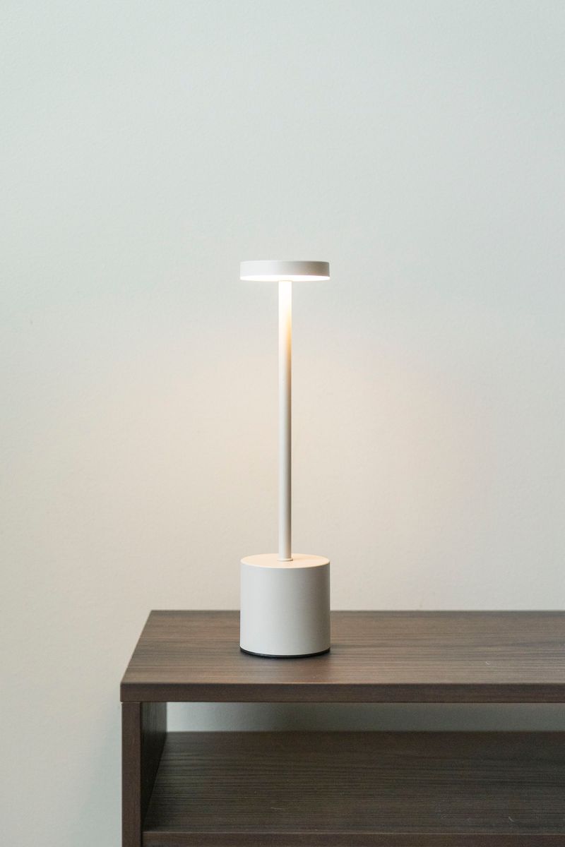 Oppladbar Bordlampe 34cm Beige