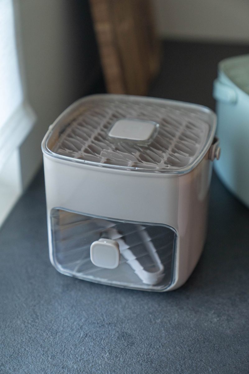 Isbitform med skuff – beige